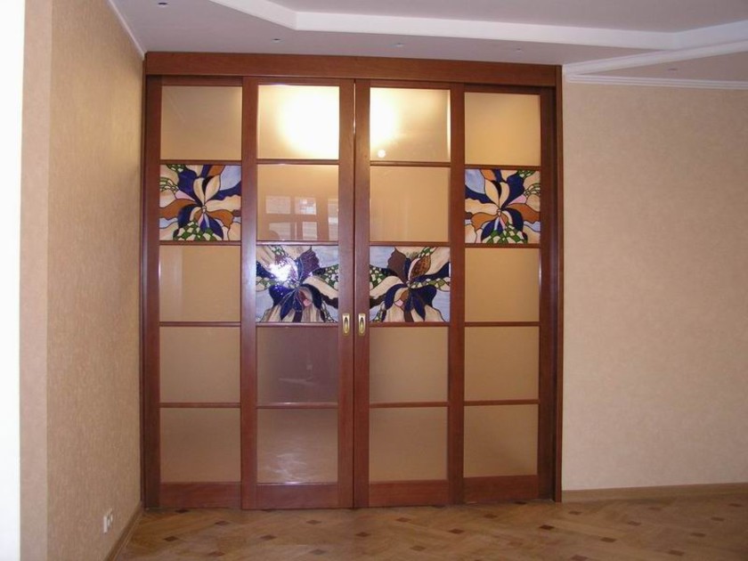 Перегородка с цветными стеклянными вставками Подольск