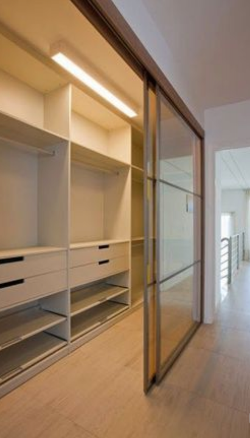Линейная гардеробная комната с дверями купе Подольск