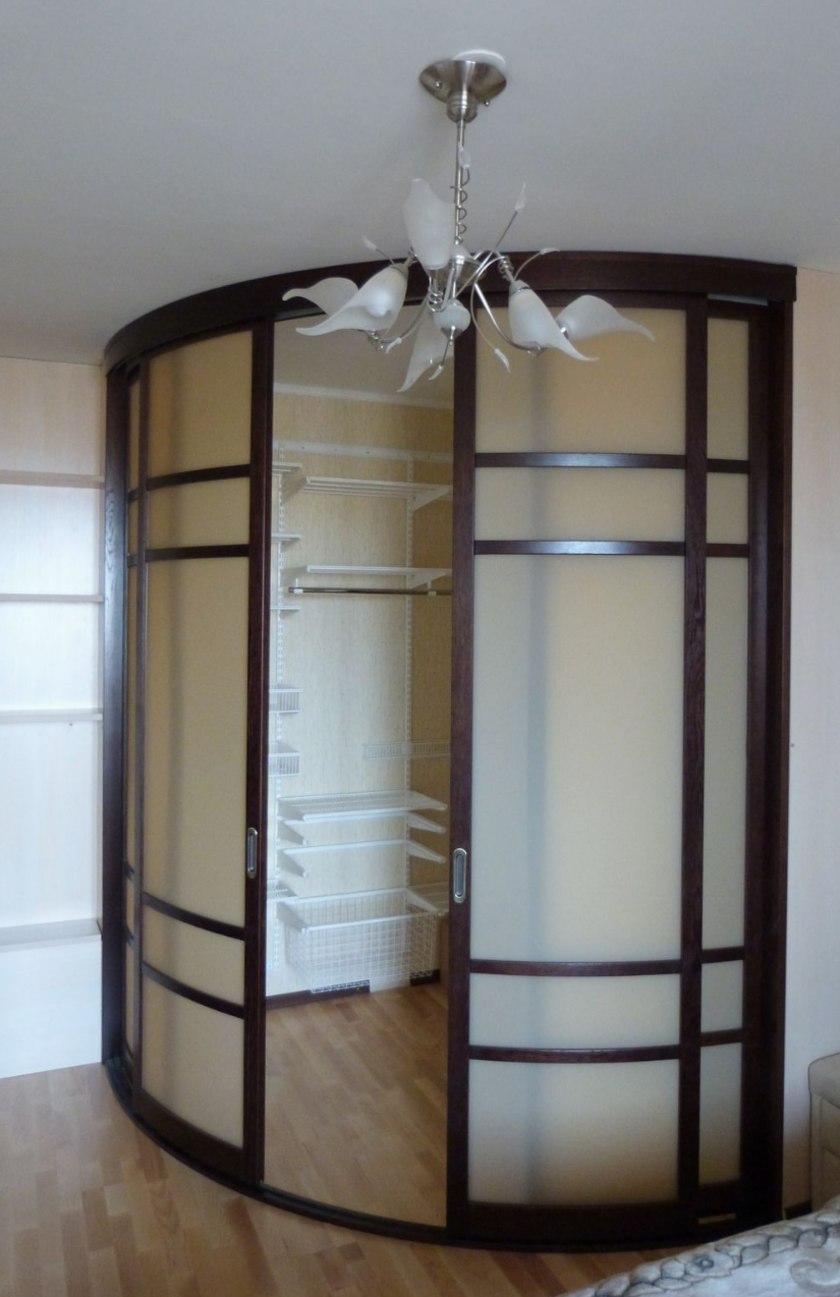 Радиусная полукруглая угловая гардеробная комната Подольск
