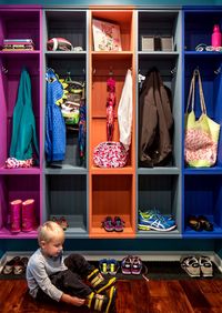 Детская цветная гардеробная комната Подольск