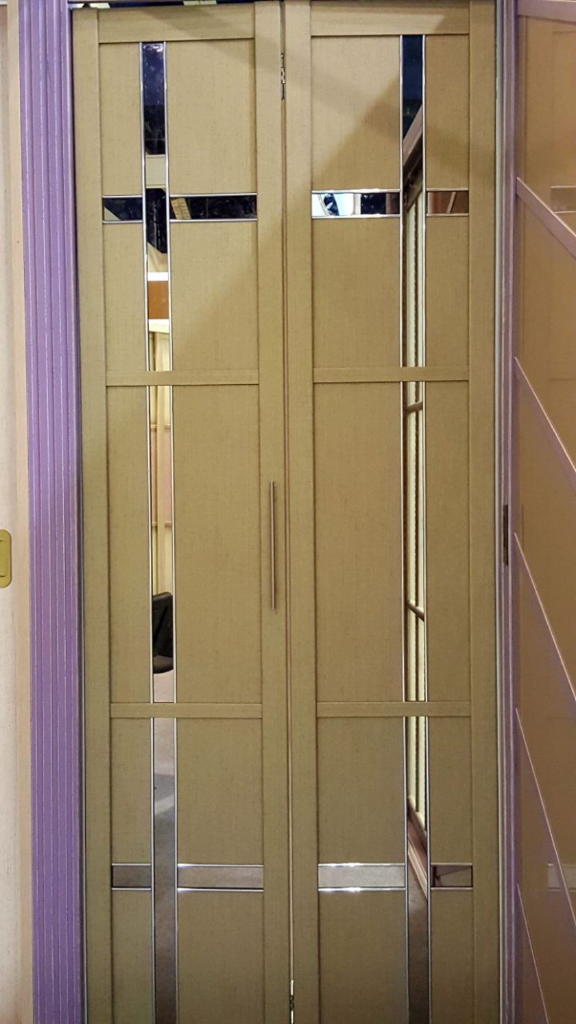 Двери гармошка шпонированные с зеркальным декором Подольск